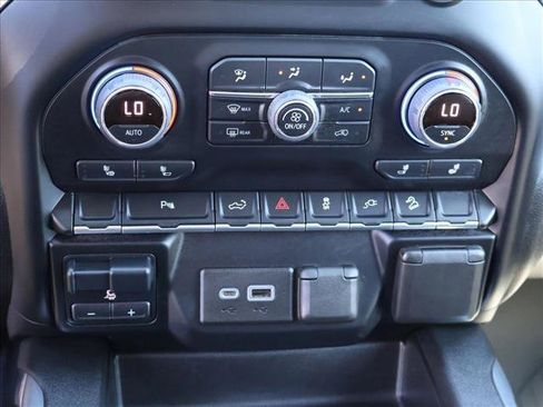 Used 2022 Chevrolet Silverado 1500 LT Trail Boss w/ LT Trail Boss Premium Package AWD/4WD image 30