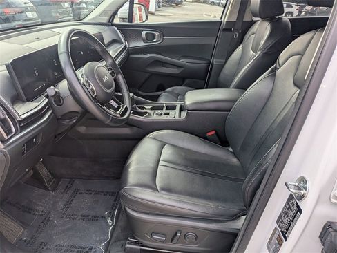 Used 2024 Kia Sorento S image 21