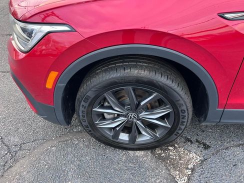 Used 2022 Volkswagen Tiguan SE image 11