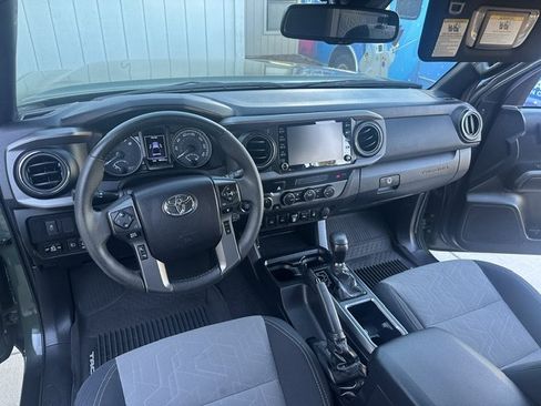 Used 2021 Toyota Tacoma TRD Off-Road w/ Technology Package AWD/4WD image 23