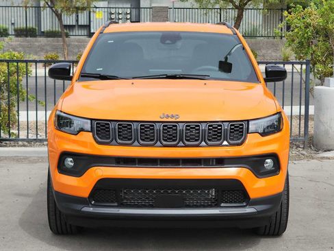 Used 2026 Jeep Compass Latitude AWD/4WD image 3