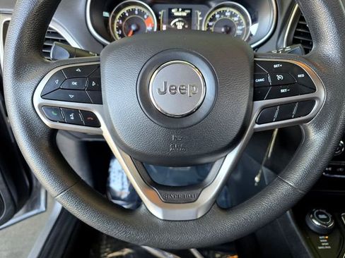 Certified 2020 Jeep Cherokee Latitude image 13
