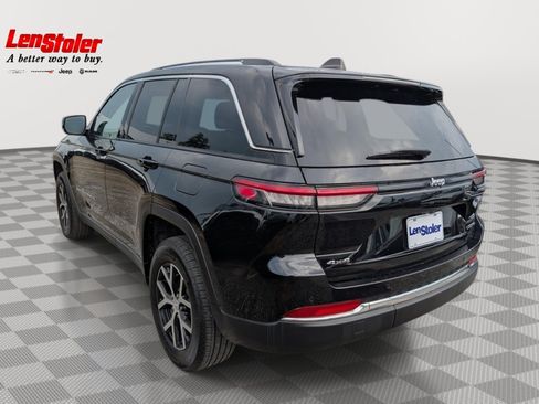 Used 2023 Jeep Grand Cherokee Limited AWD/4WD image 4