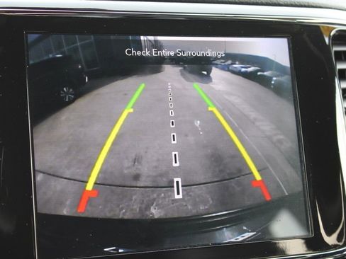 Used 2021 Jeep Grand Cherokee Laredo X image 38