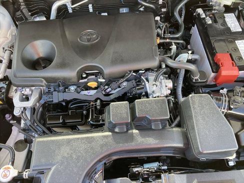 Certified 2025 Toyota RAV4 LE FWD image 18