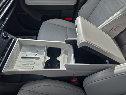 Used 2025 Hyundai Santa Fe Calligraphy image 18