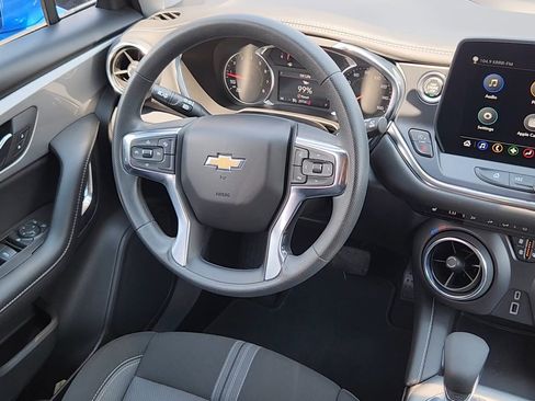 Used 2025 Chevrolet Blazer LT AWD/4WD image 5