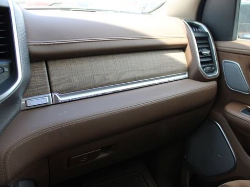 Used 2021 RAM 1500 Limited AWD/4WD image 20