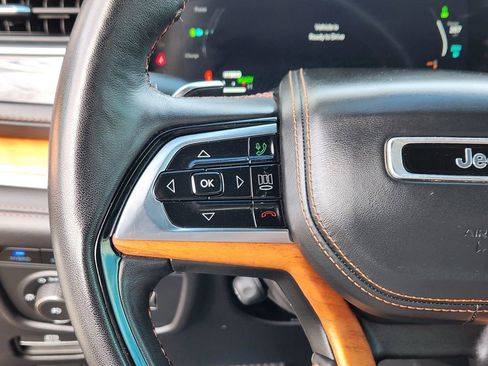 Used 2022 Jeep Grand Cherokee Summit image 8