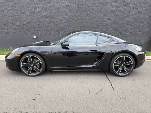 Certified 2025 Porsche 718 Cayman image 2