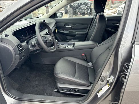 New 2026 Nissan Sentra SR w/ SR Premium Package FWD image 10