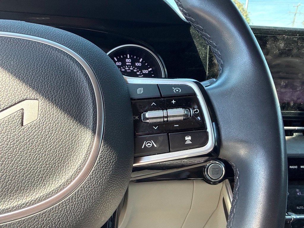 Used 2024 Kia Carnival EX FWD image 8