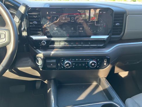 Used 2025 GMC Sierra 2500 SLT w/ SLT Premium Package image 29