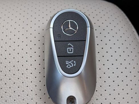 New 2026 Mercedes-Benz GLC 300 image 32