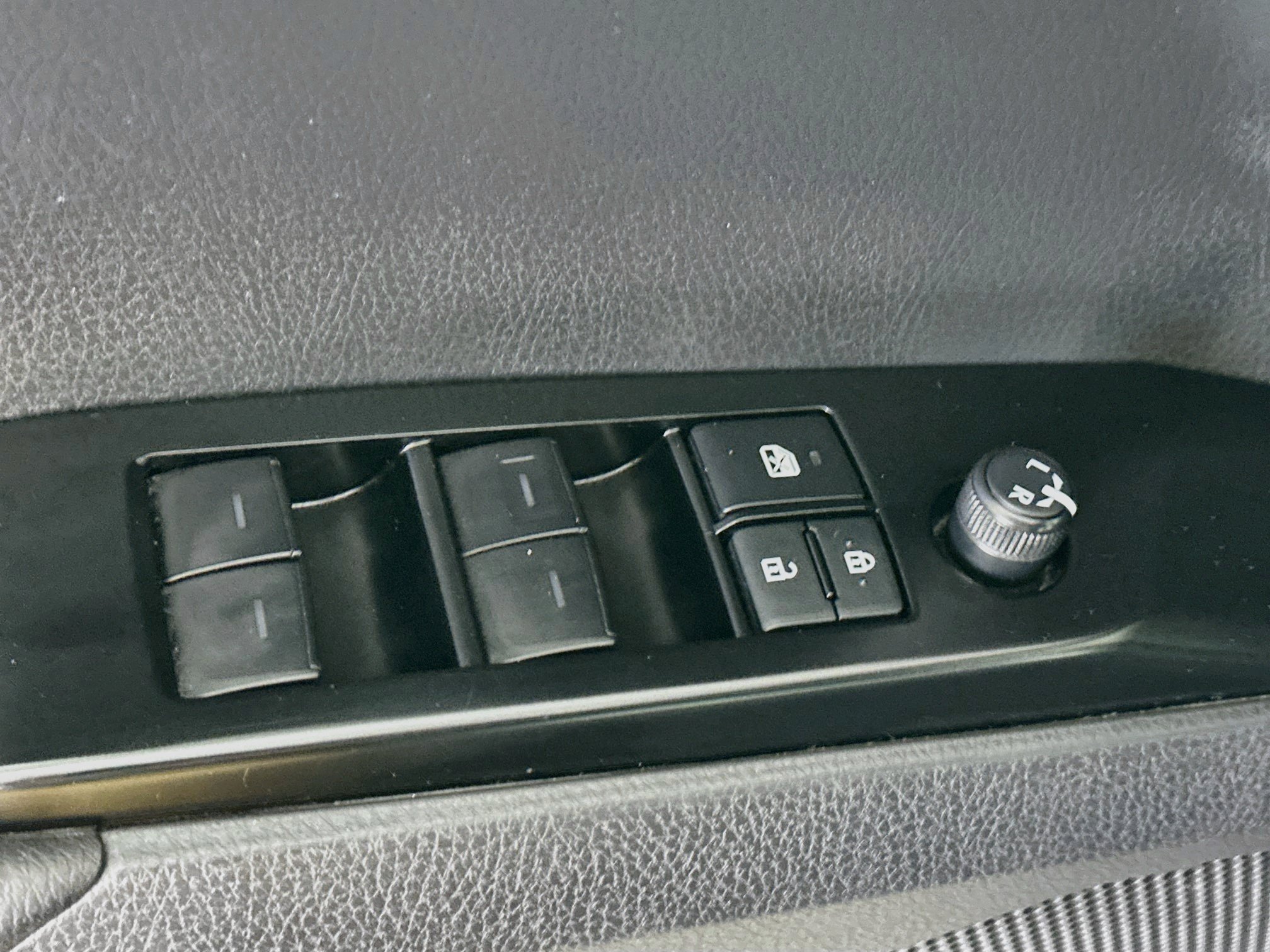 Used 2025 Toyota Camry LE FWD image 15
