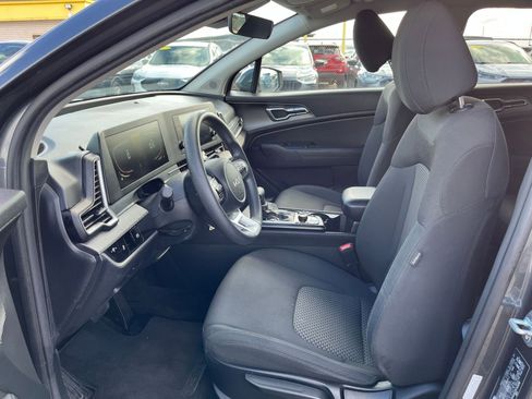 Used 2023 Kia Sportage LX image 25