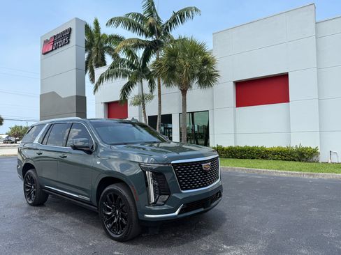 Used 2025 Cadillac Escalade Premium Luxury w/ Touring Package AWD/4WD image 1
