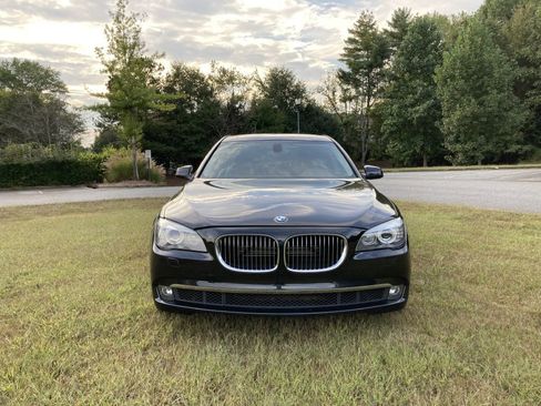 Used 2011 BMW 750Li xDrive image 2