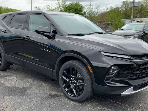 Certified 2023 Chevrolet Blazer LT w/ LPO, Black Grille Bar Package AWD/4WD image 2