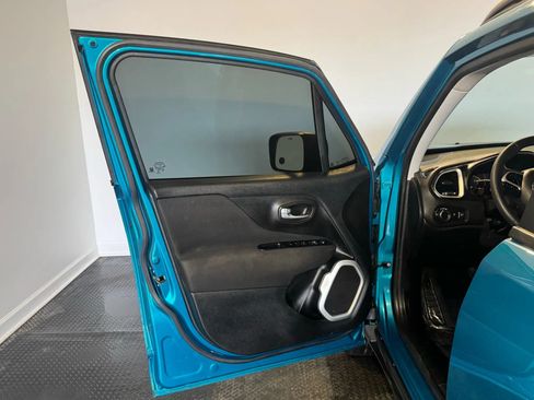 Used 2019 Jeep Renegade Sport image 7