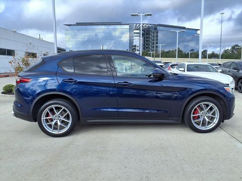 Used 2018 Alfa Romeo Stelvio Ti Sport image 5