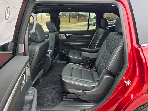 New 2026 Buick Enclave Avenir image 25