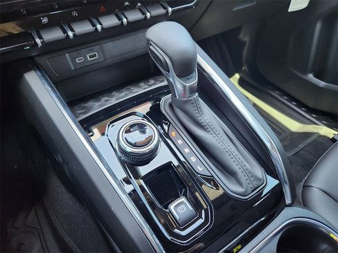 New 2025 GMC Canyon Elevation w/ Convenience Package image 16