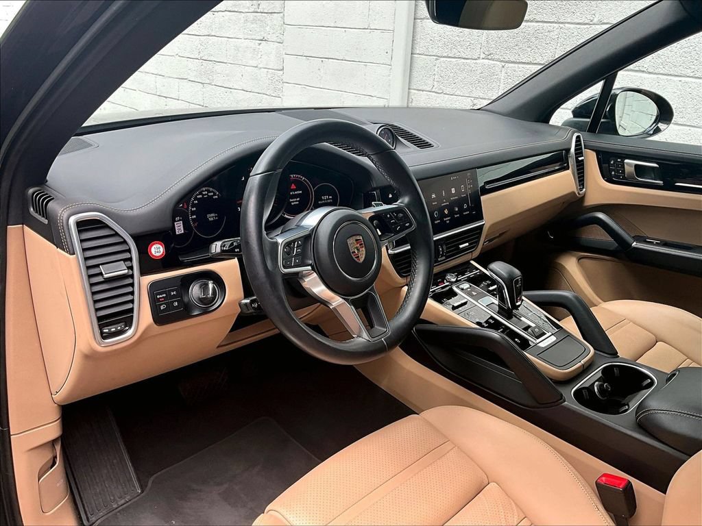 Certified 2023 Porsche Cayenne AWD/4WD image 4