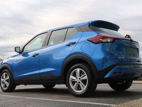 Used 2024 Nissan Kicks S image 13