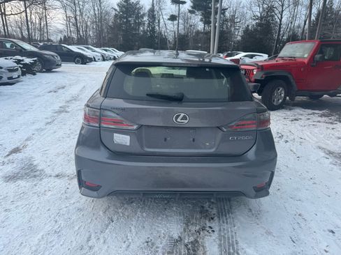Used 2017 Lexus CT 200h w/ Navigation System Package image 4