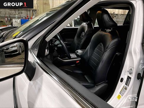 Certified 2022 Toyota Highlander XLE image 7