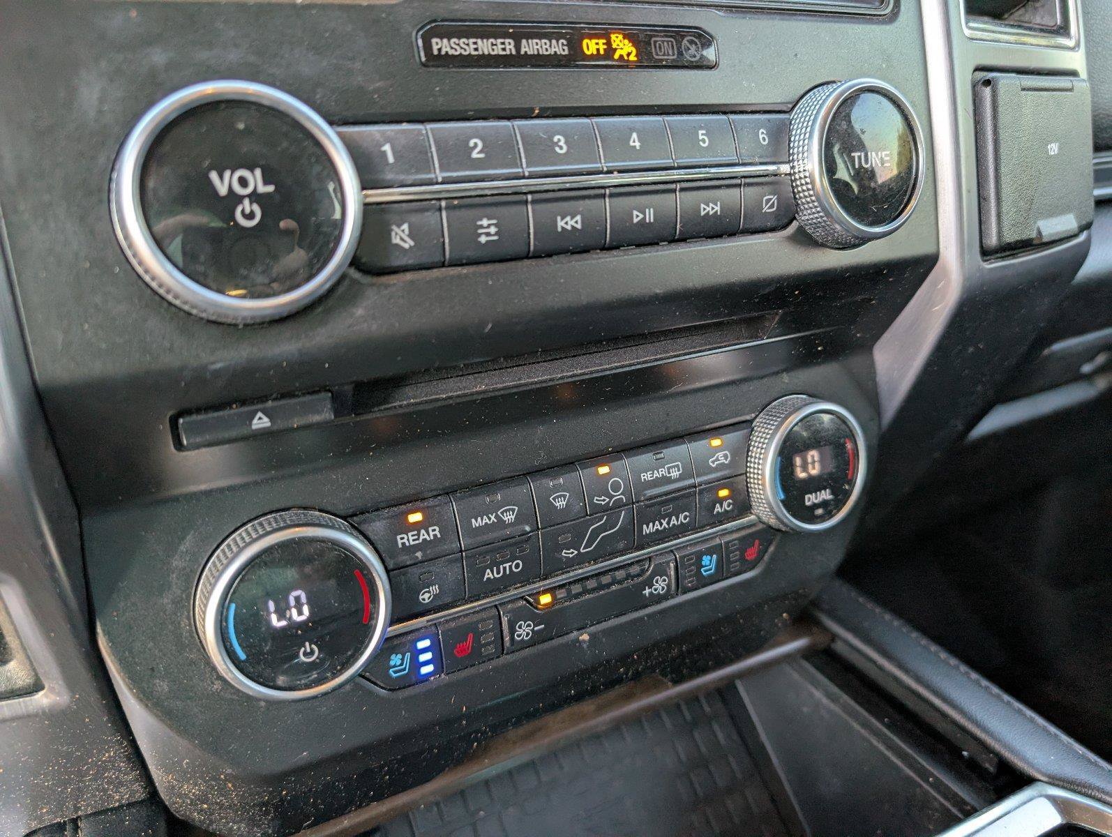Used 2018 Ford Expedition Platinum RWD image 19