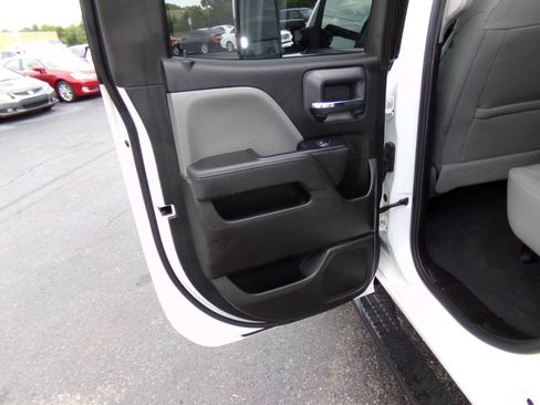 Used 2019 Chevrolet Silverado 1500 W/T w/ WT Convenience Package AWD/4WD image 18