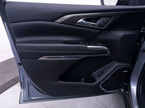 Used 2025 Chevrolet Traverse High Country FWD image 18