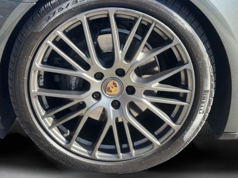 Used 2022 Porsche Panamera Platinum Edition image 35