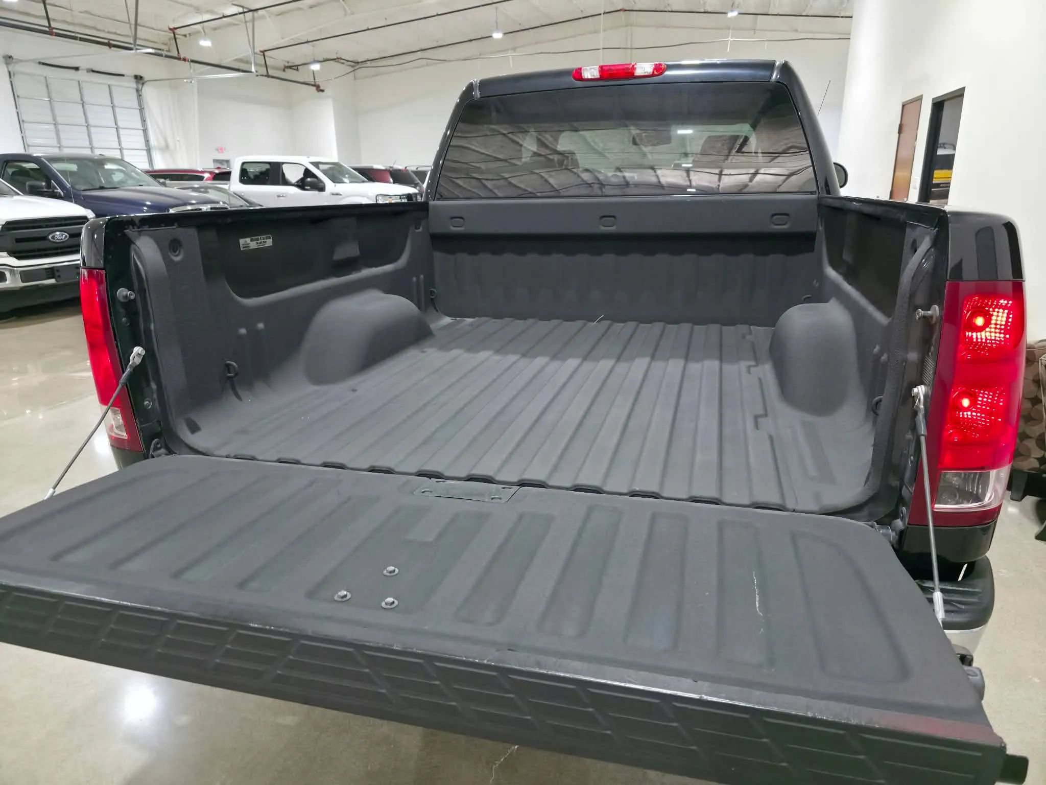 Used 2012 GMC Sierra 1500 SLT w/ SLT Convenience Package AWD/4WD image 5
