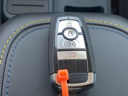 New 2025 Ford Maverick Lobo image 32