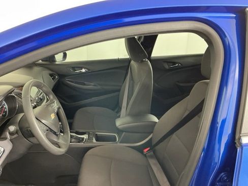 Used 2017 Chevrolet Cruze LT w/ RS Package image 14