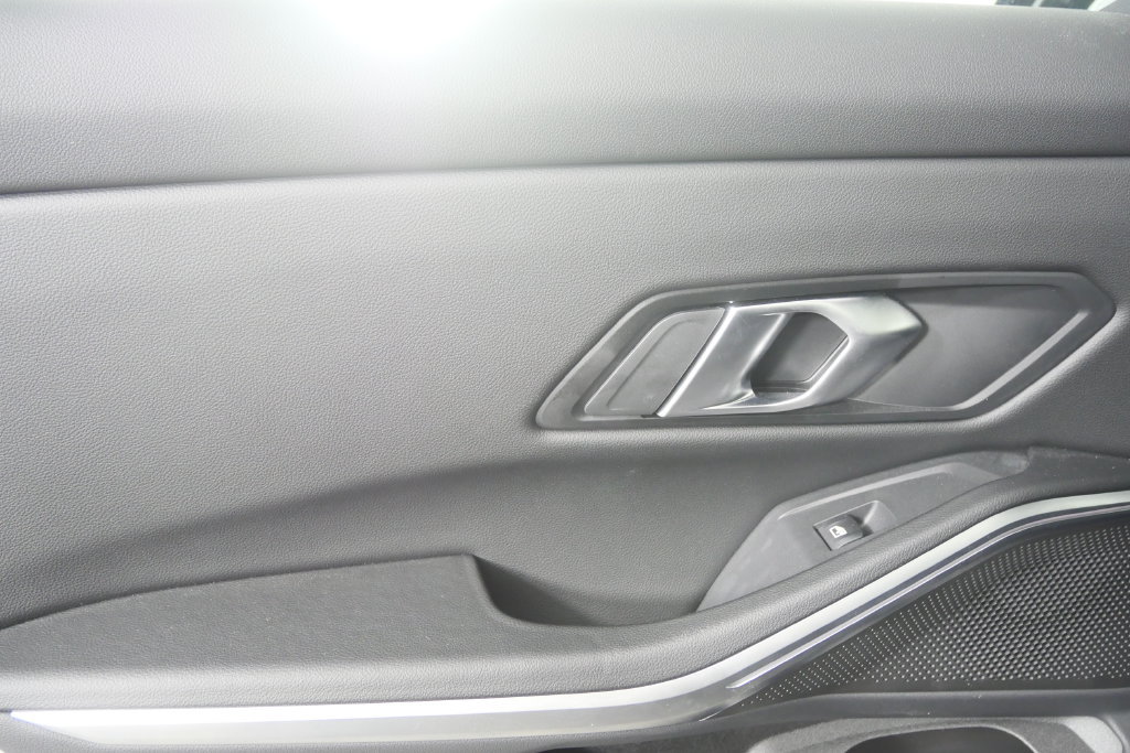 Certified 2025 BMW 330i Sedan RWD image 13
