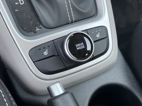 New 2026 Hyundai Venue SEL FWD image 25