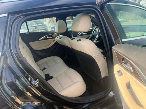 Used 2018 INFINITI QX30 Essential (2018.5) Sport Utili w/ Dark Wood Package image 18