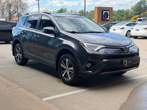 Used 2018 Toyota RAV4 XLE AWD/4WD image 18