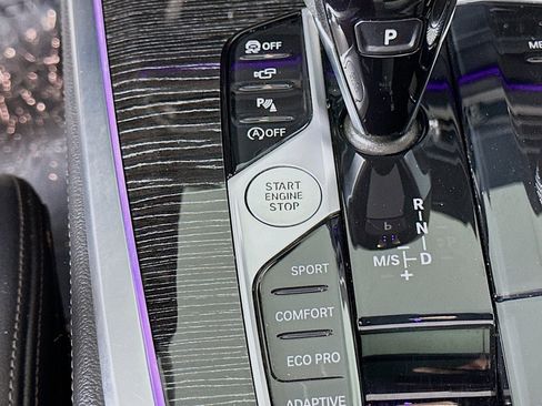 Used 2019 BMW X7 xDrive50i w/ M Sport Package image 19