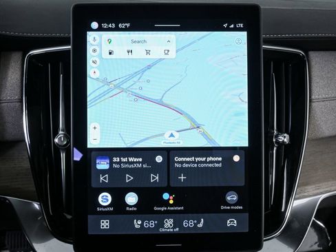 Used 2025 Volvo XC90 B5 Plus image 16