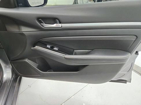 Used 2023 Nissan Altima 2.5 SV w/ SV Premium Package FWD image 37