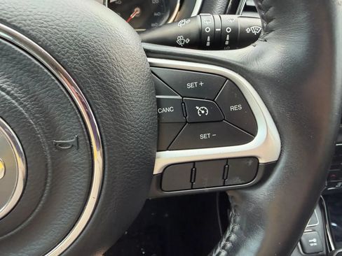 Used 2019 Jeep Compass Latitude AWD/4WD image 17