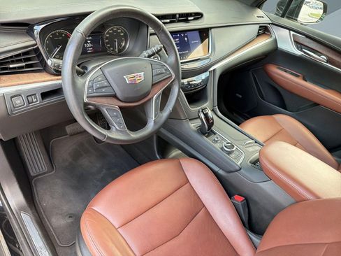 Certified 2023 Cadillac XT5 Premium Luxury image 4