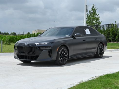 Certified 2023 BMW i7 xDrive60 AWD/4WD image 5