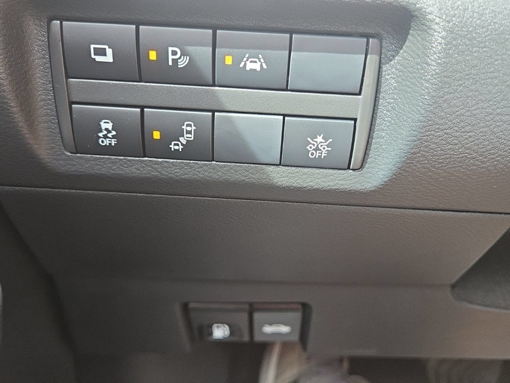 Used 2025 Nissan Kicks Play S FWD image 32