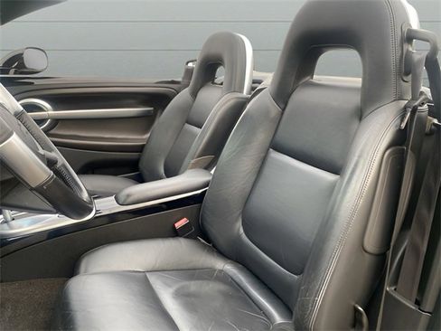 Used 2004 Chevrolet SSR w/ Preferred Equipment Group image 13